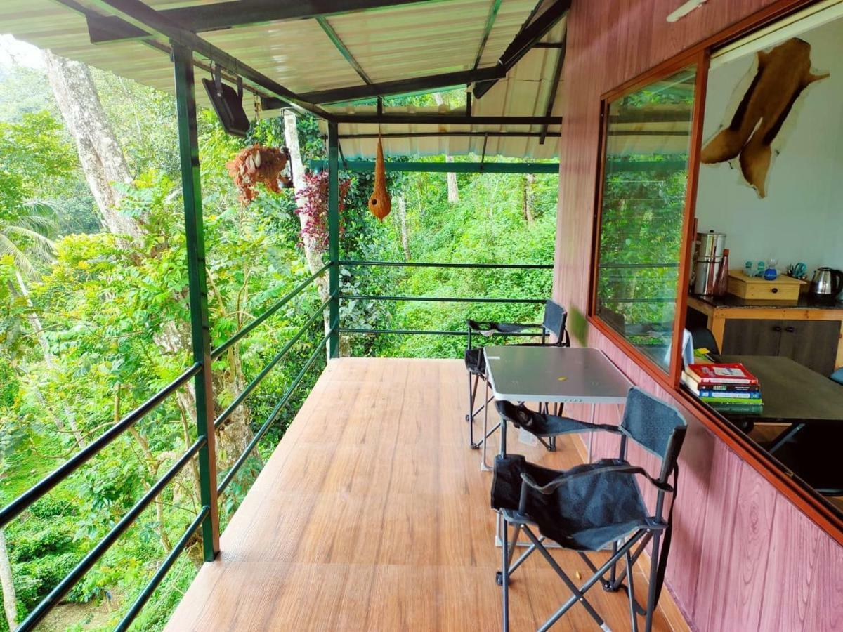 Апартаменти Noah'S Nest Tree House Теккаді Екстер'єр фото